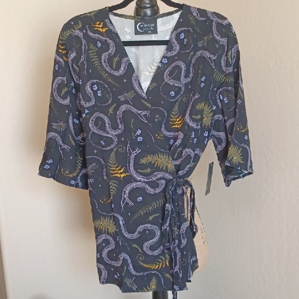 MIDNIGHT HOUR FLORAL SNAKE WRAP TOP CLASSIC WRAP TOP 2X PURPLE/GOLD